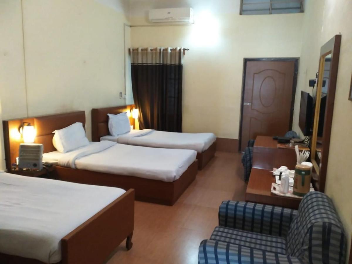Hotel Jyoti Forbesganj Bagian luar foto