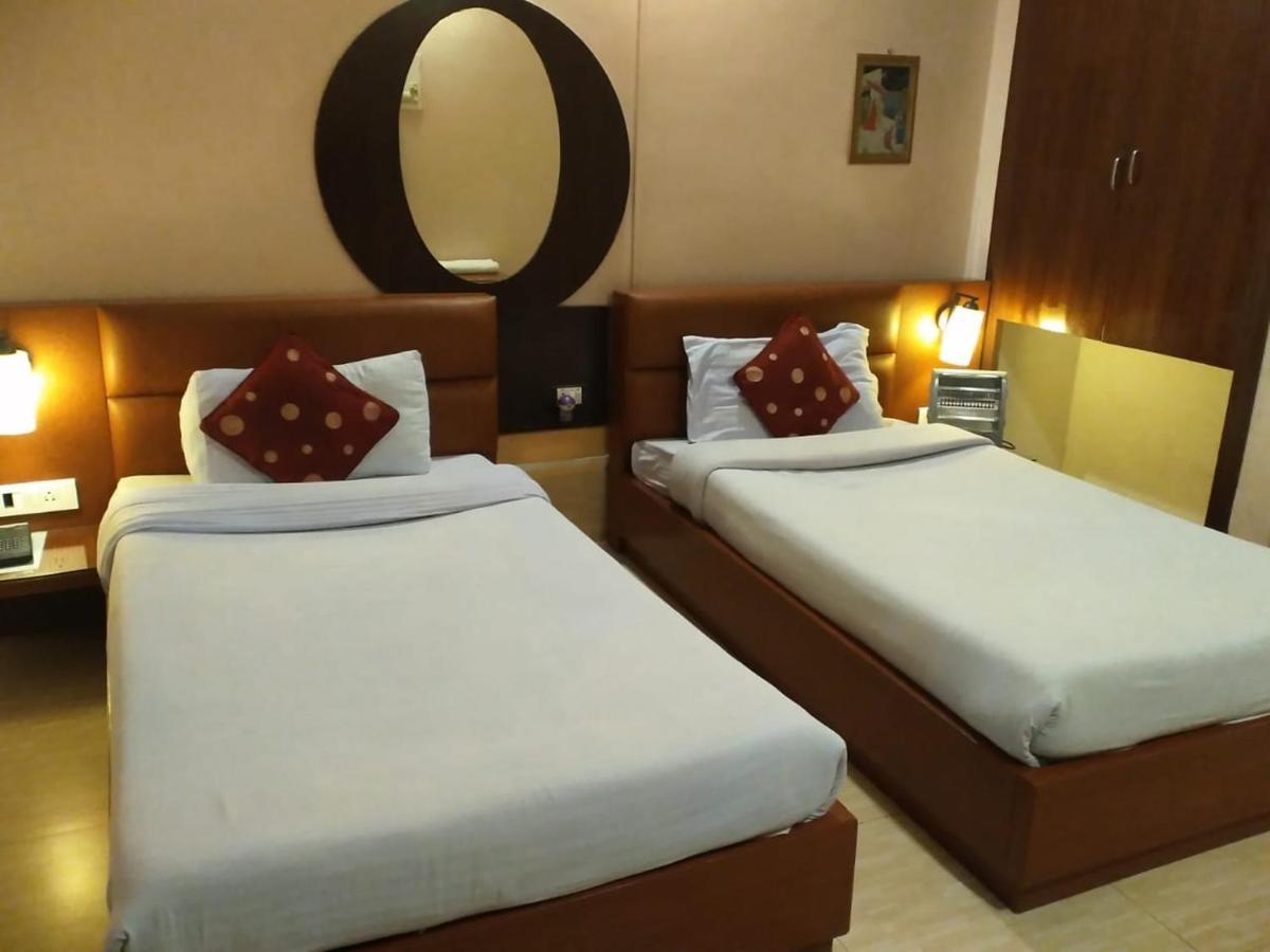Hotel Jyoti Forbesganj Bagian luar foto