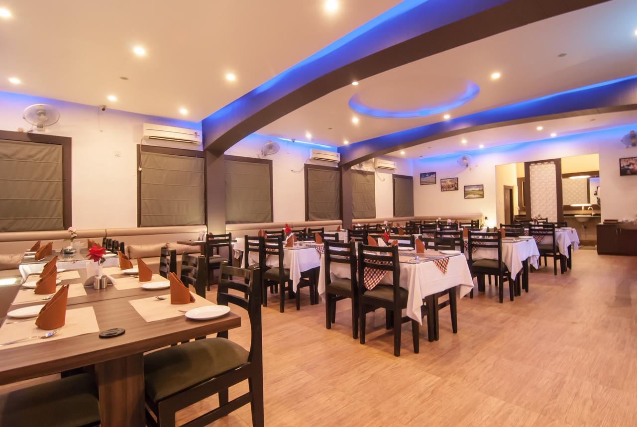 Hotel Jyoti Forbesganj Bagian luar foto