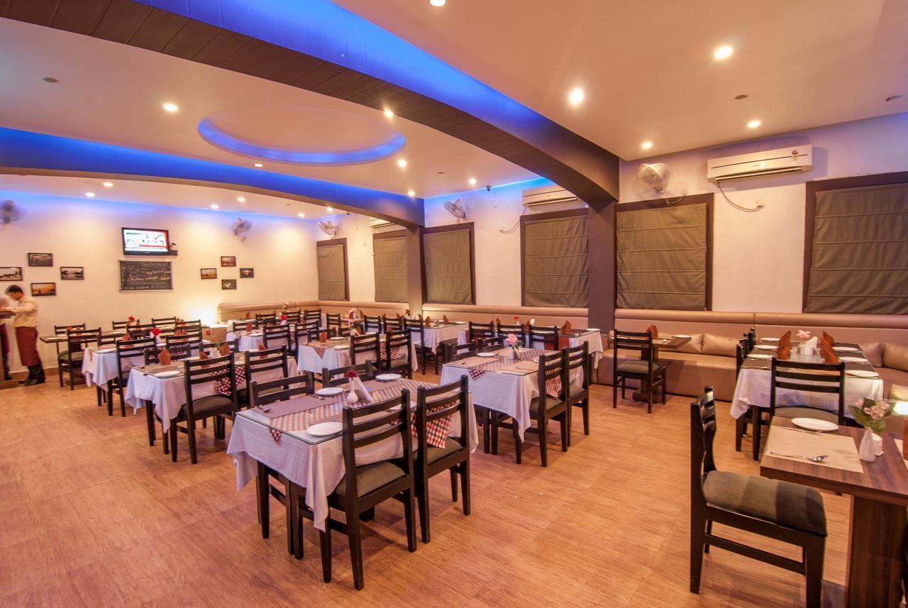 Hotel Jyoti Forbesganj Bagian luar foto