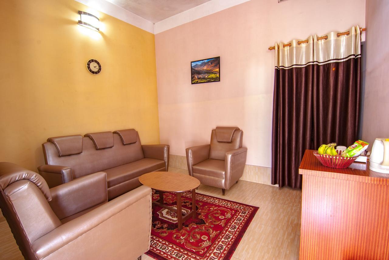 Hotel Jyoti Forbesganj Bagian luar foto